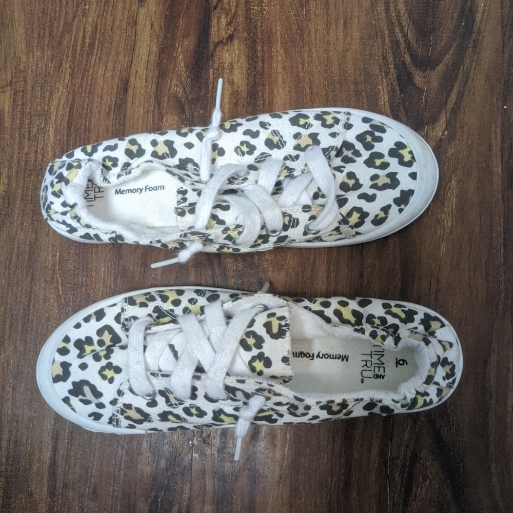 Time & Tru Slip On Comfort Fit Animal Print Shoes Size 6
